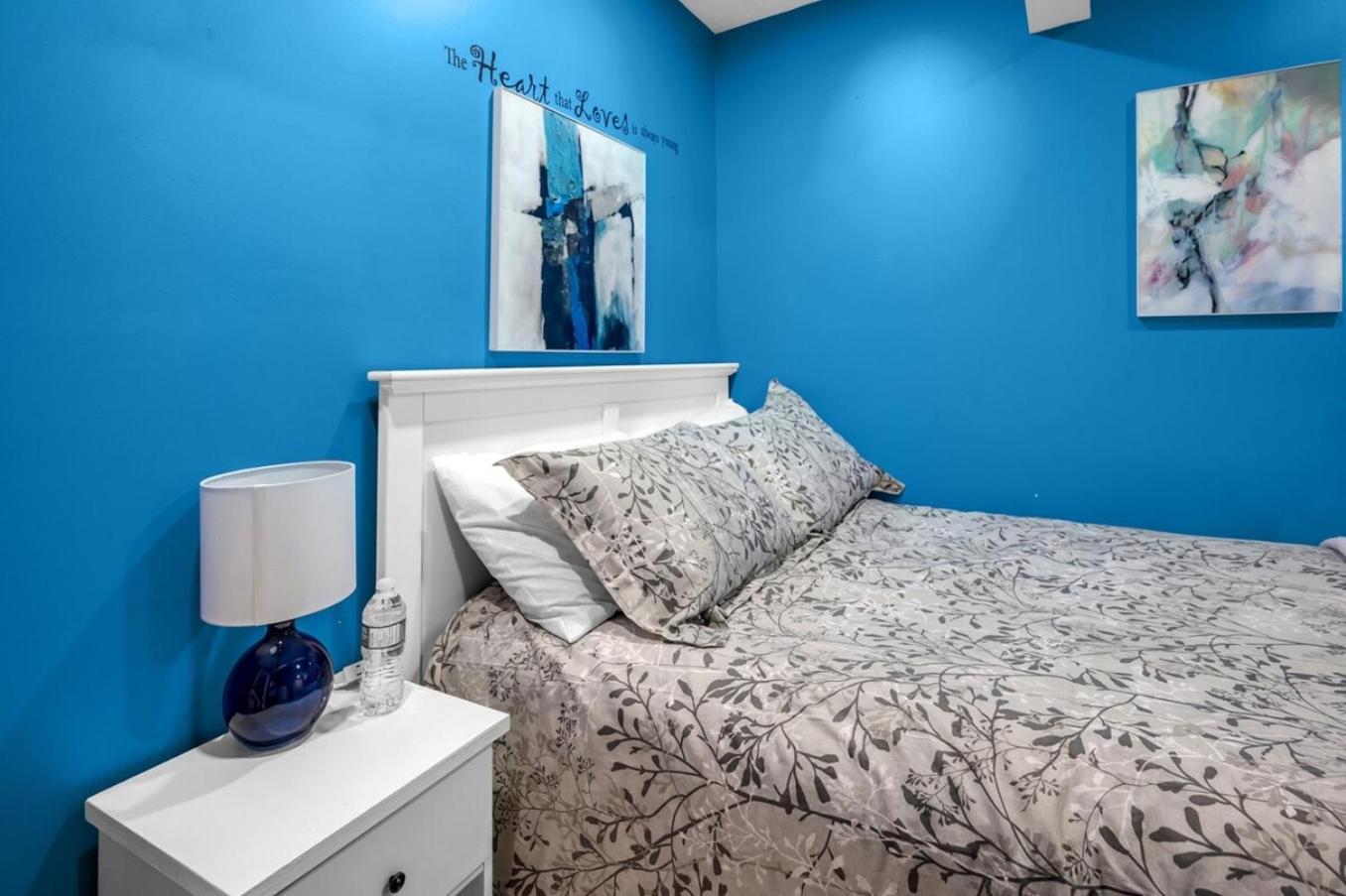52-3 Bed Suite On Lake Central Ac By Airport Calgary Ngoại thất bức ảnh