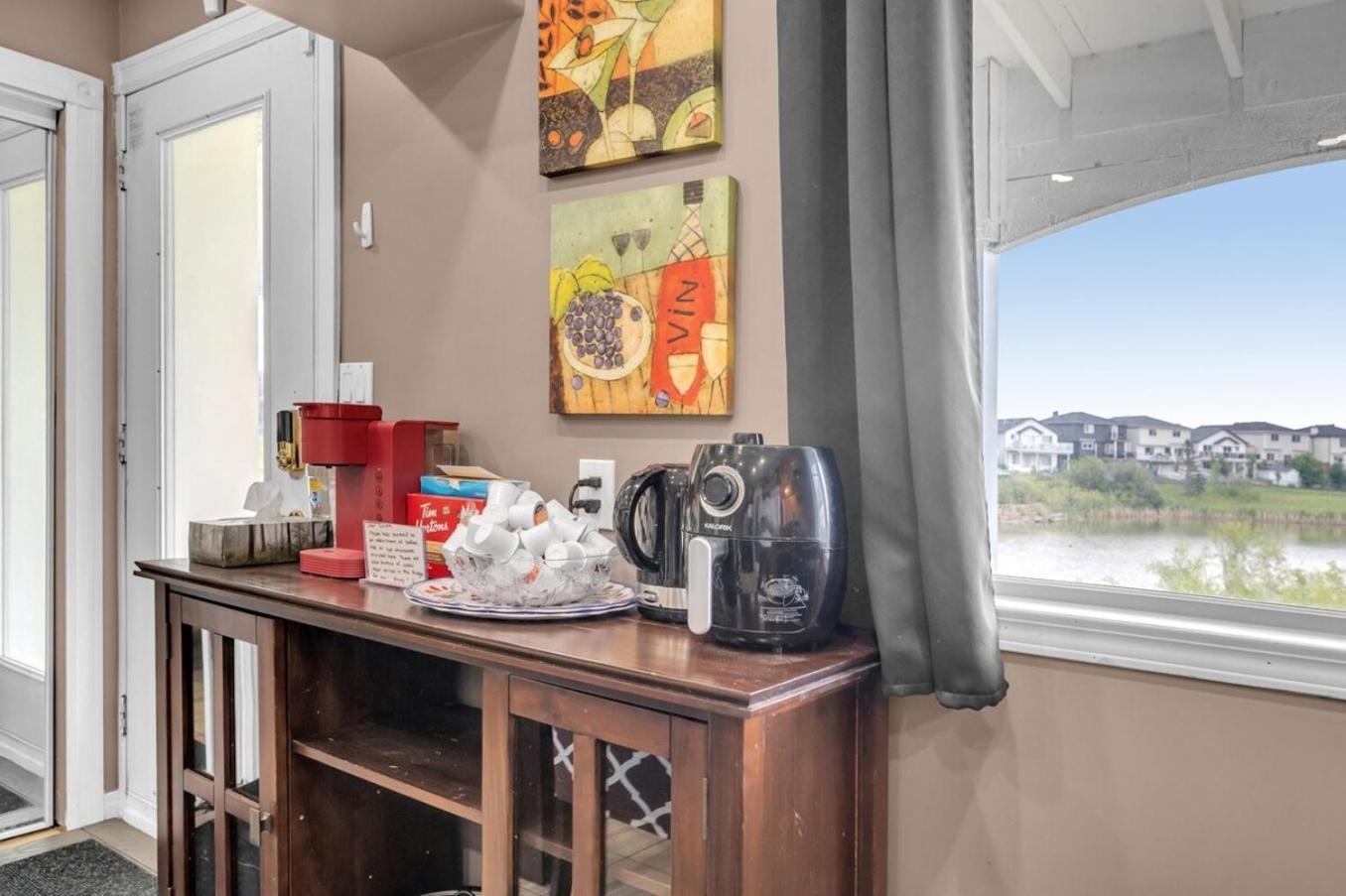 52-3 Bed Suite On Lake Central Ac By Airport Calgary Ngoại thất bức ảnh